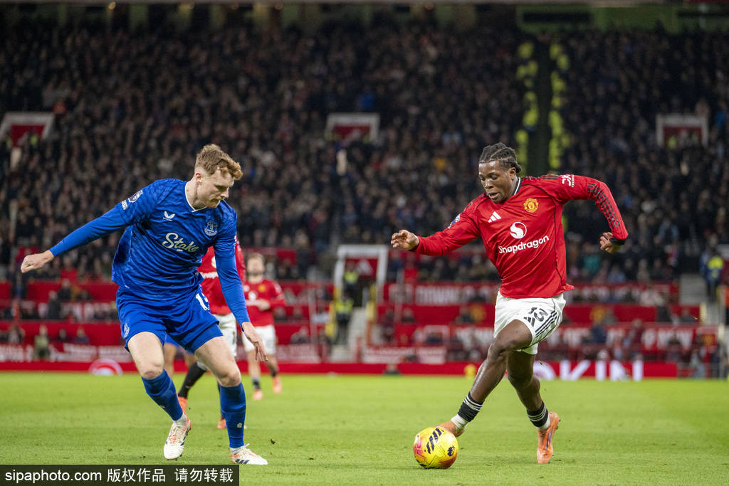 巴西中卫古斯塔沃入籍越南，将改名杜飞龙代表越南队