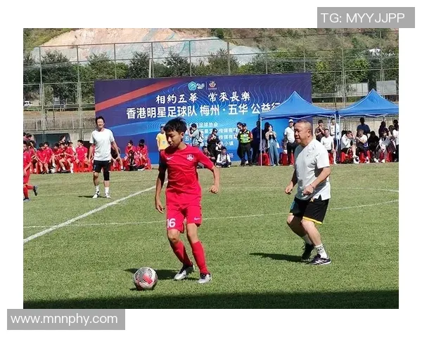 欧冠淘汰赛前瞻：拜仁客战巴黎,