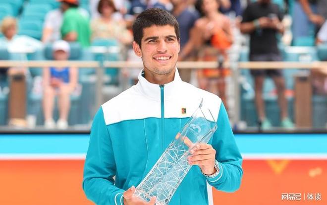 浓墨重彩的 浓墨重彩的