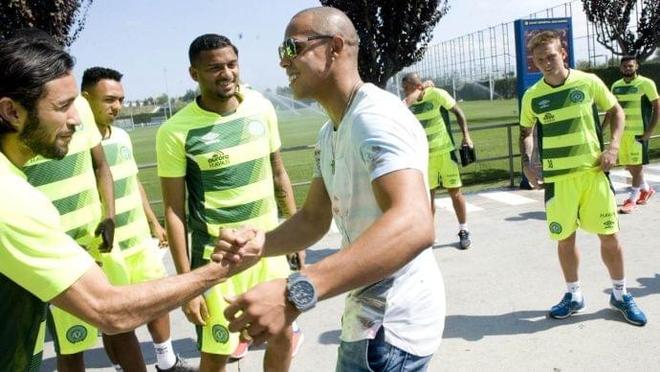 与此同时 与此同时